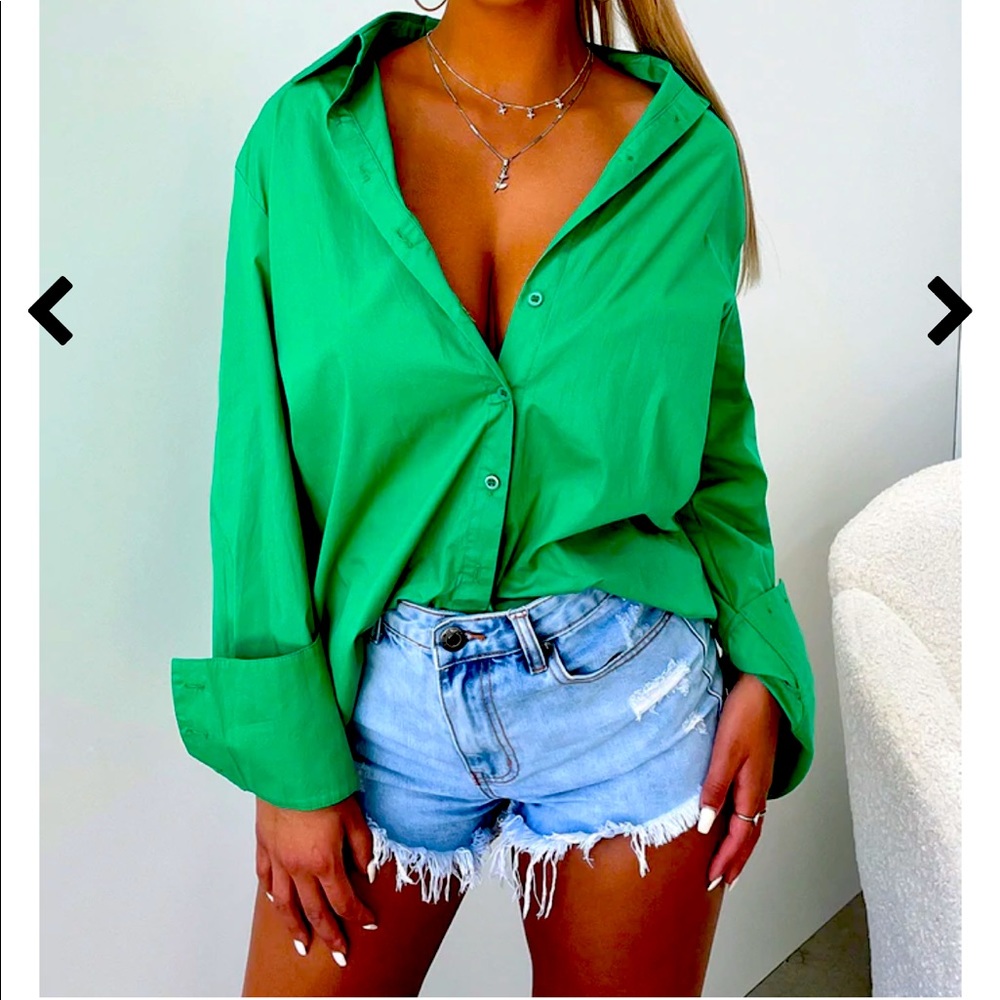 NWOT never worn green that’s so fetch button up